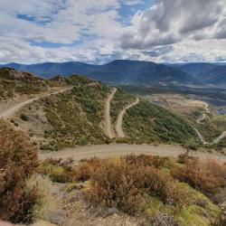 Camino a la montaña Oturia