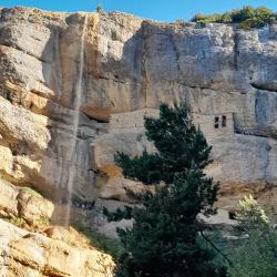 25/6 – Cascada y santuario de San Cornelio bajo la montaña Oturia