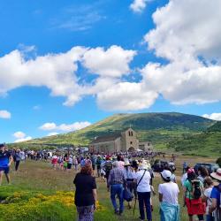 25/6 – Iglesia de Santa Orosia en la llanura bajo la montaña Oturia