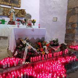 25/6 – Sitio de oración frente al altar en la iglesia de Santa Orosia, Oturia