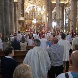 25/6 – El día principal comienza con la misa solemne en la catedral de San Pedro en Jaca