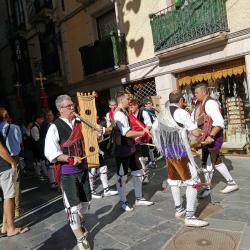 25/6 – Danzantes y músicos en la procesión, Jaca